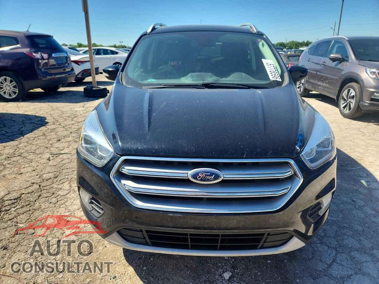 FORD ESCAPE 2017 - 1FMCU0J92HUC22117