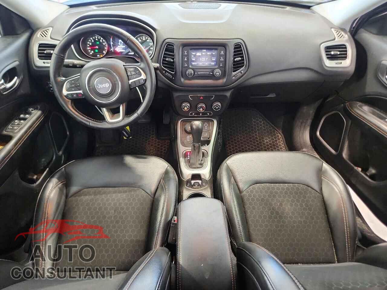 JEEP COMPASS 2018 - 3C4NJDBB8JT355284