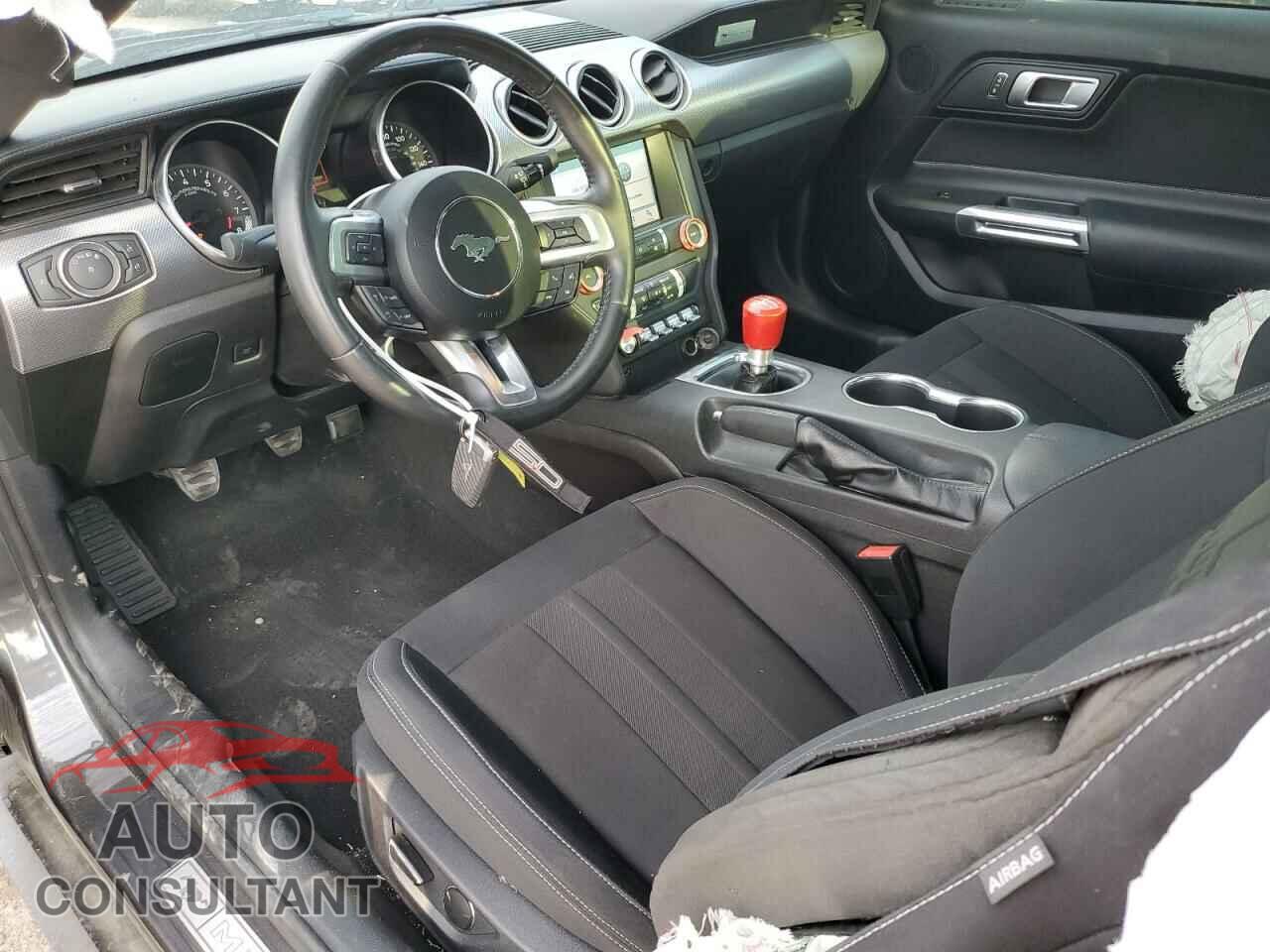 FORD MUSTANG 2019 - 1FA6P8CF0K5181309