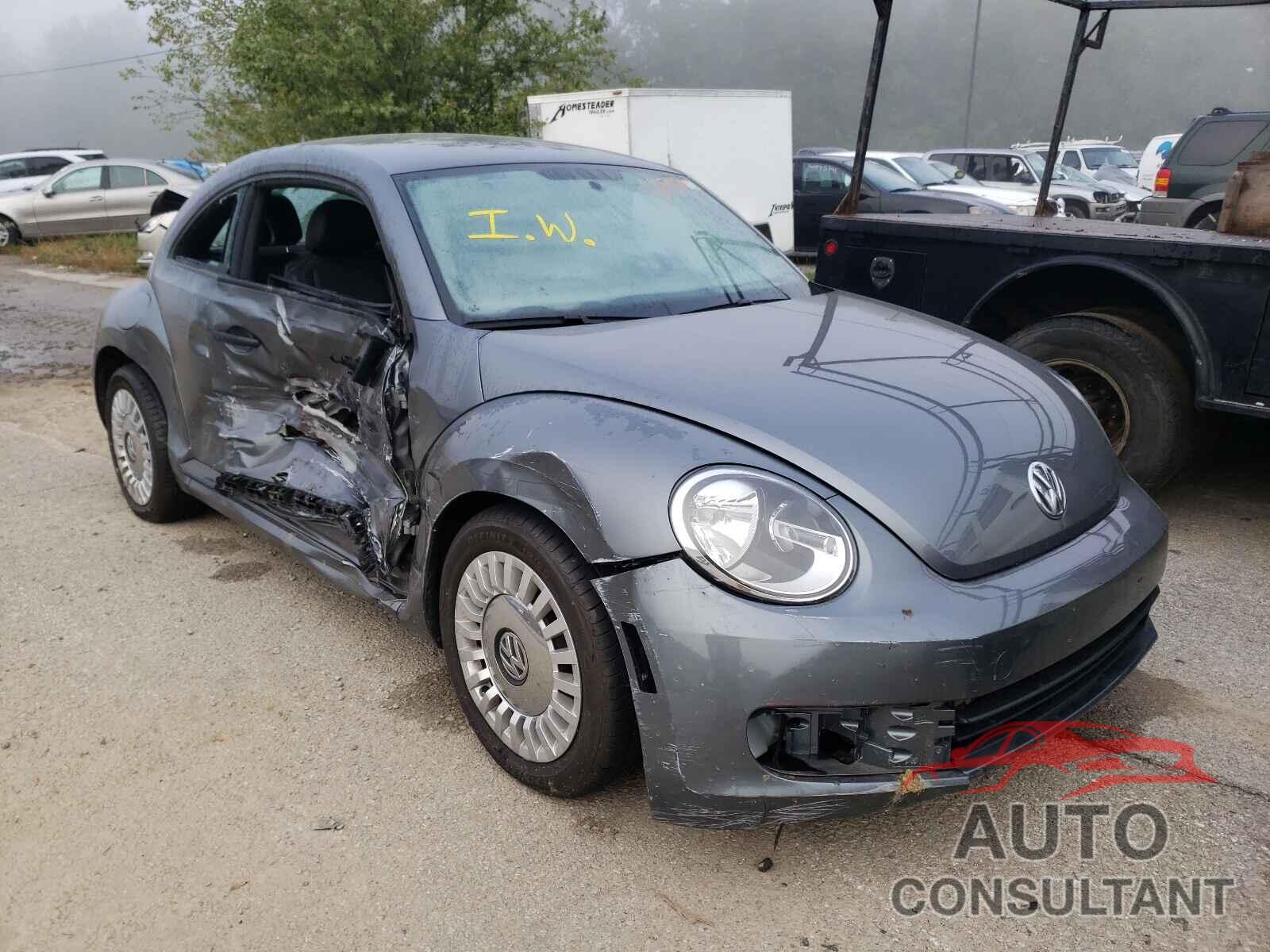 VOLKSWAGEN BEETLE 2016 - 3VWF17AT6GM608098