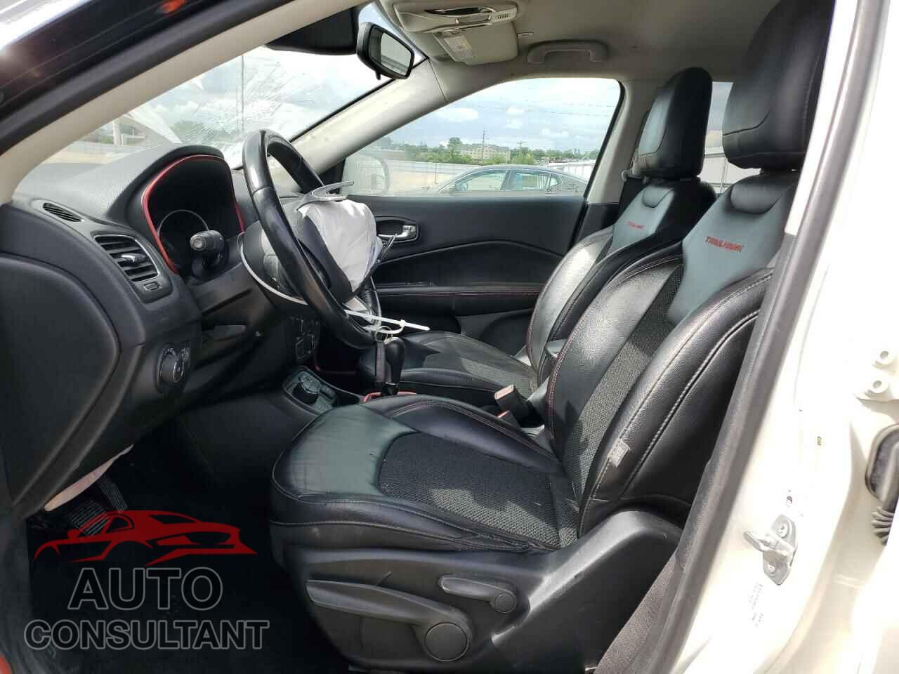 JEEP COMPASS 2019 - 3C4NJDDB7KT721718