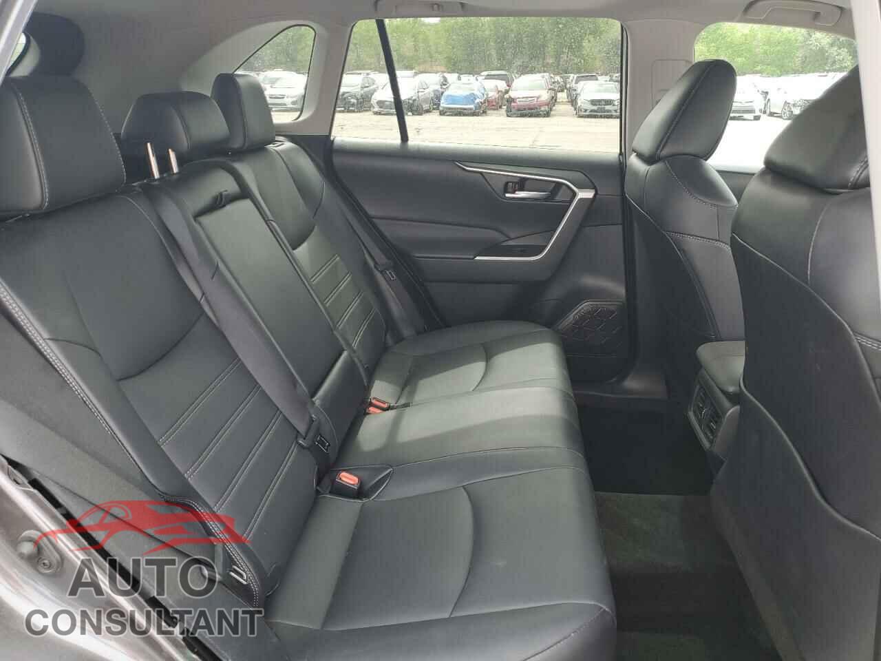 TOYOTA RAV4 2022 - 2T3A1RFV7NC293473