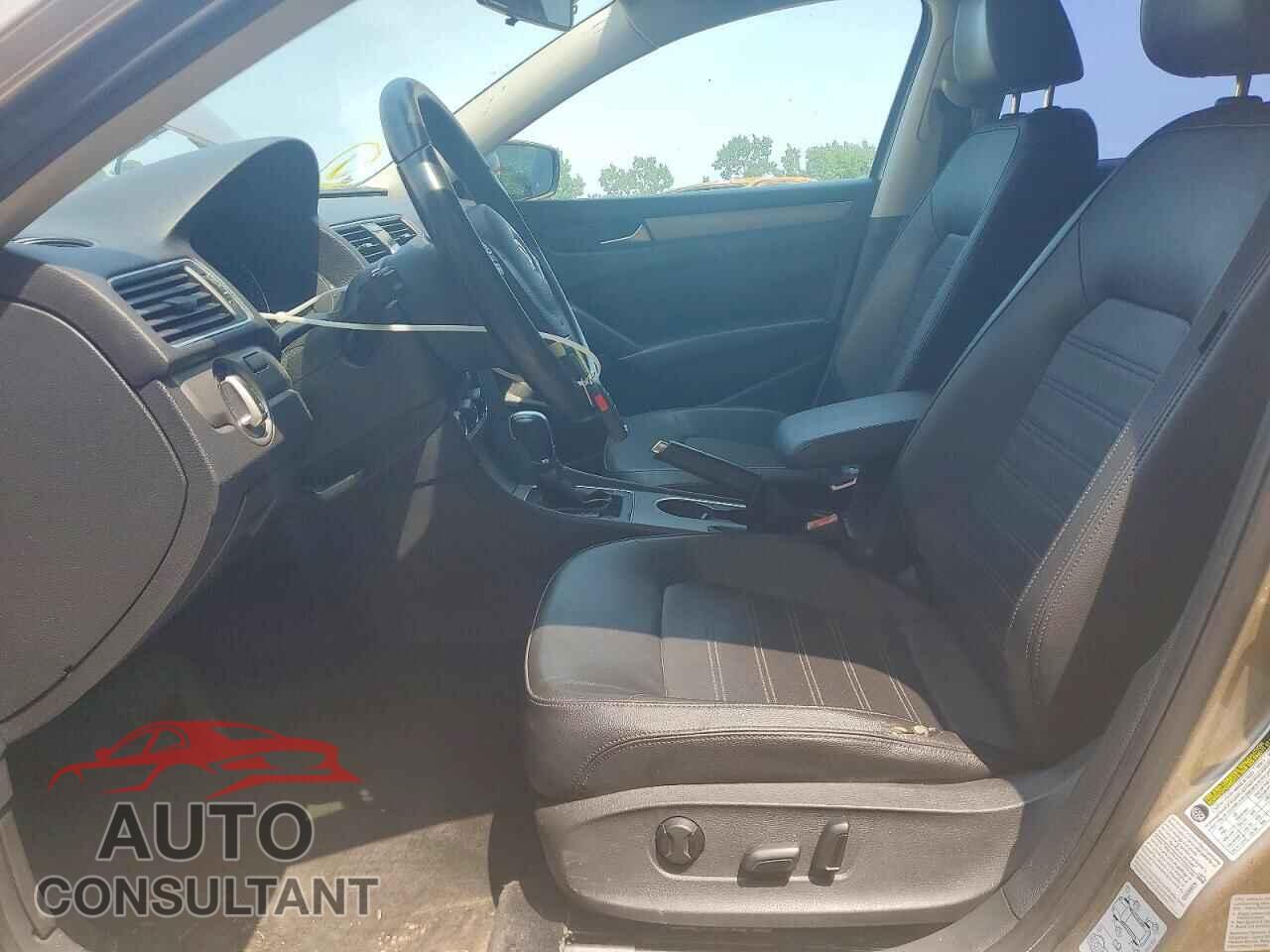 VOLKSWAGEN PASSAT 2015 - 1VWBS7A37FC021596