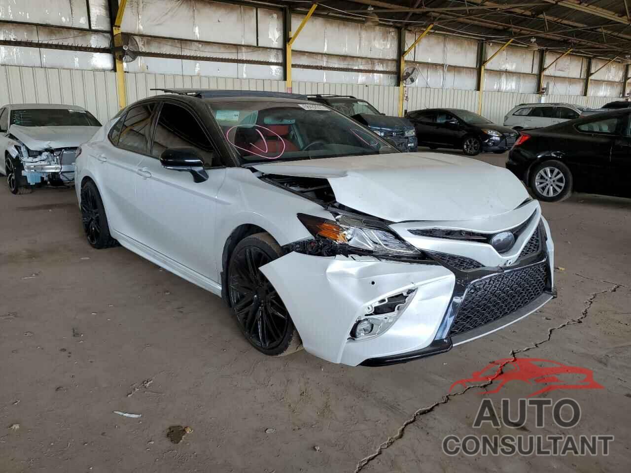 TOYOTA CAMRY 2018 - 4T1B61HK9JU140797