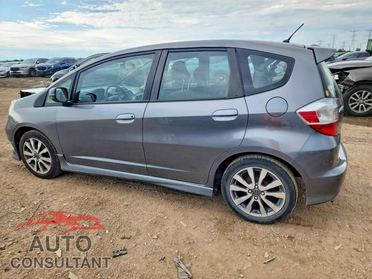 HONDA FIT 2013 - JHMGE8H53DC073431