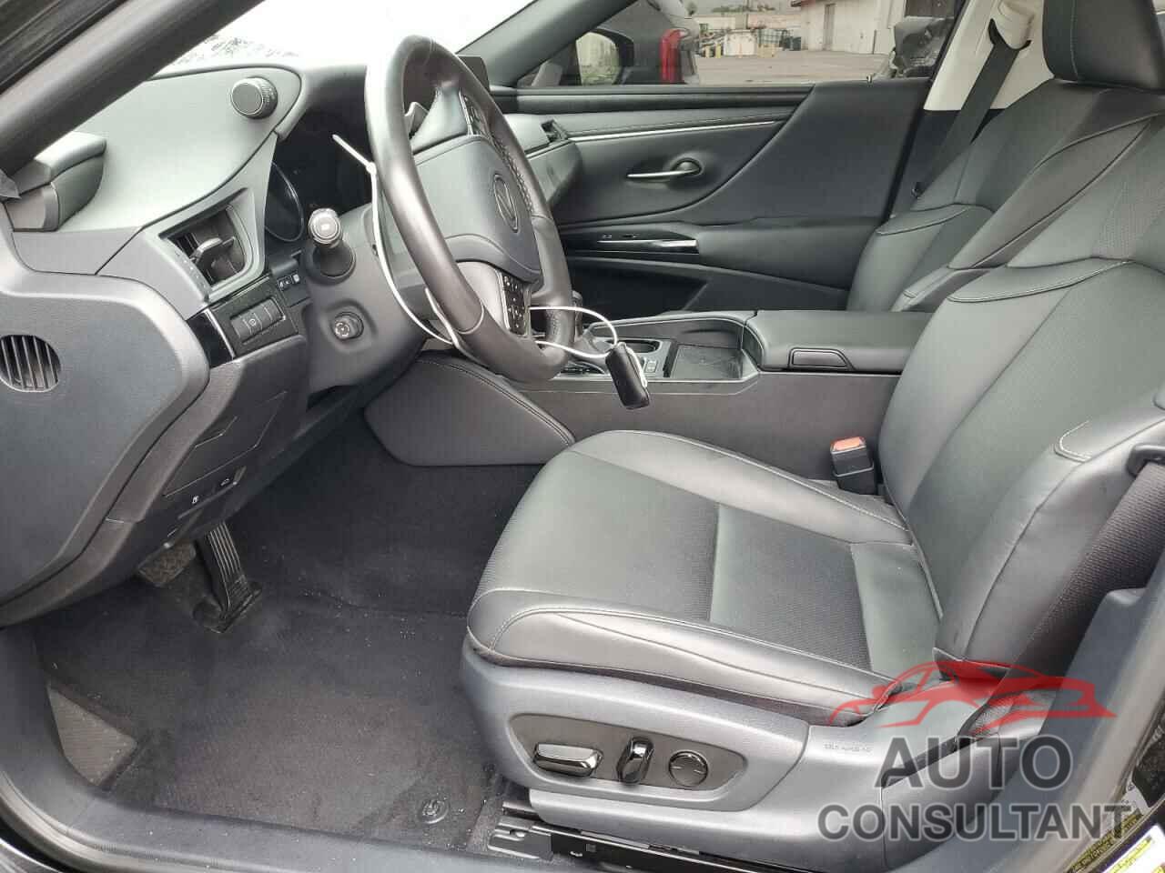 LEXUS ES300 2024 - 58ADA1C17RU044547