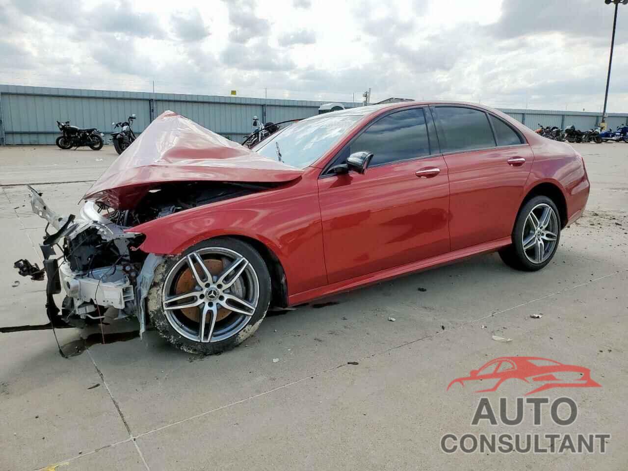 MERCEDES-BENZ E-CLASS 2018 - WDDZF4KB1JA373111