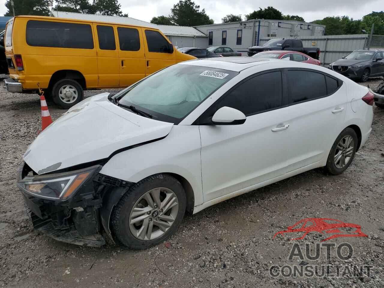 HYUNDAI ELANTRA 2019 - 5NPD84LF4KH473259
