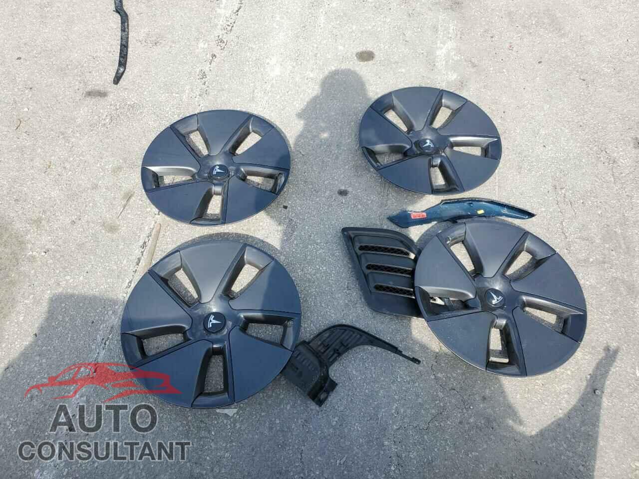 TESLA MODEL 3 2023 - 5YJ3E1EA3PF450615