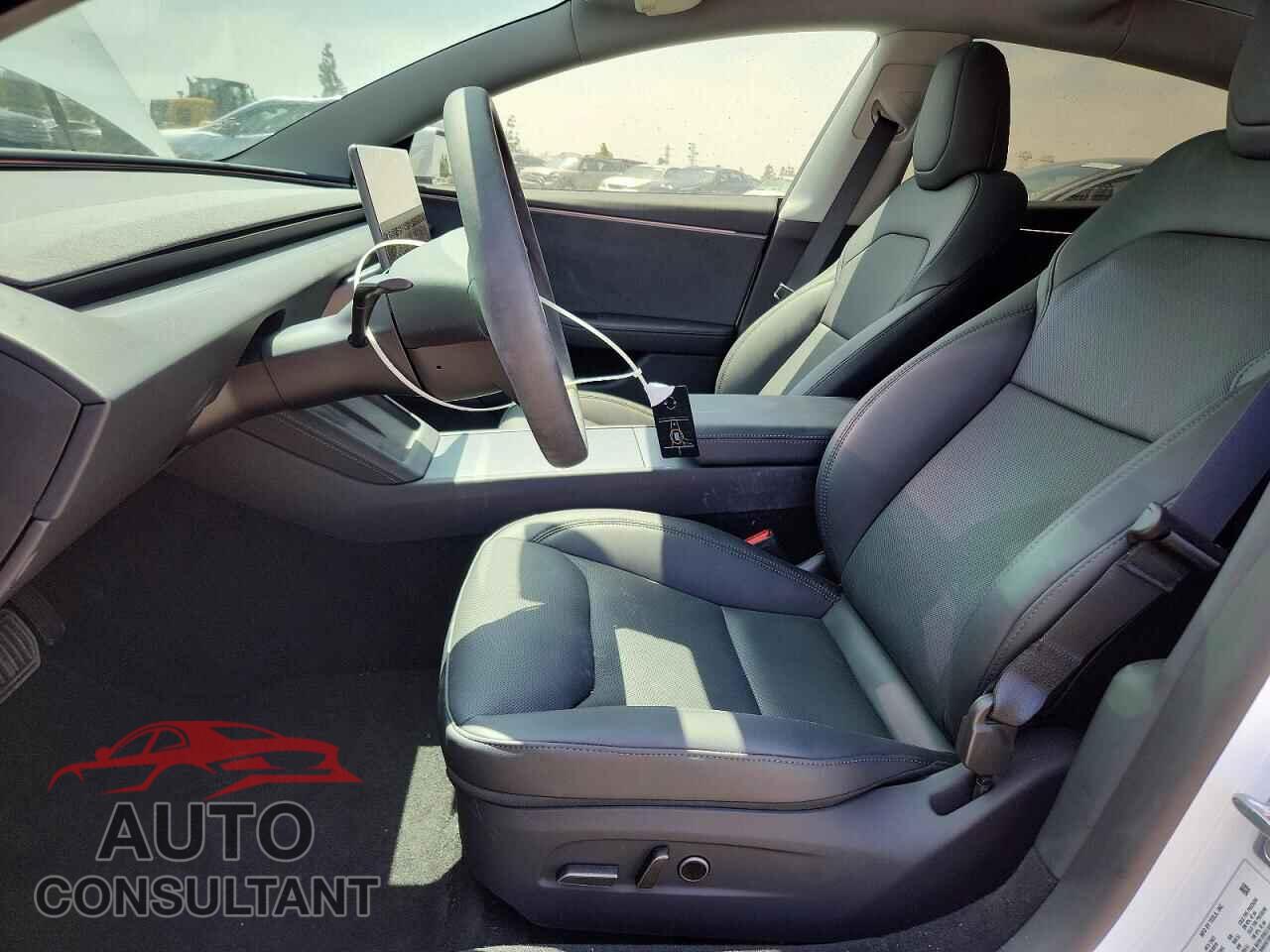 TESLA MODEL 3 2026 - 5YJ3E1EB0TF173523