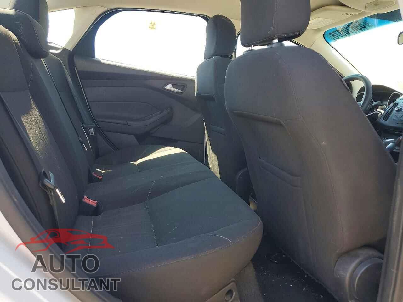 FORD FOCUS 2016 - 1FADP3F26GL302043