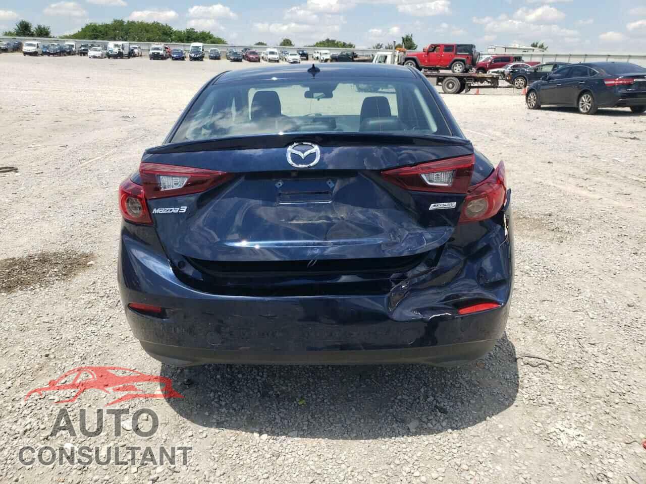MAZDA 3 2018 - 3MZBN1V38JM264792