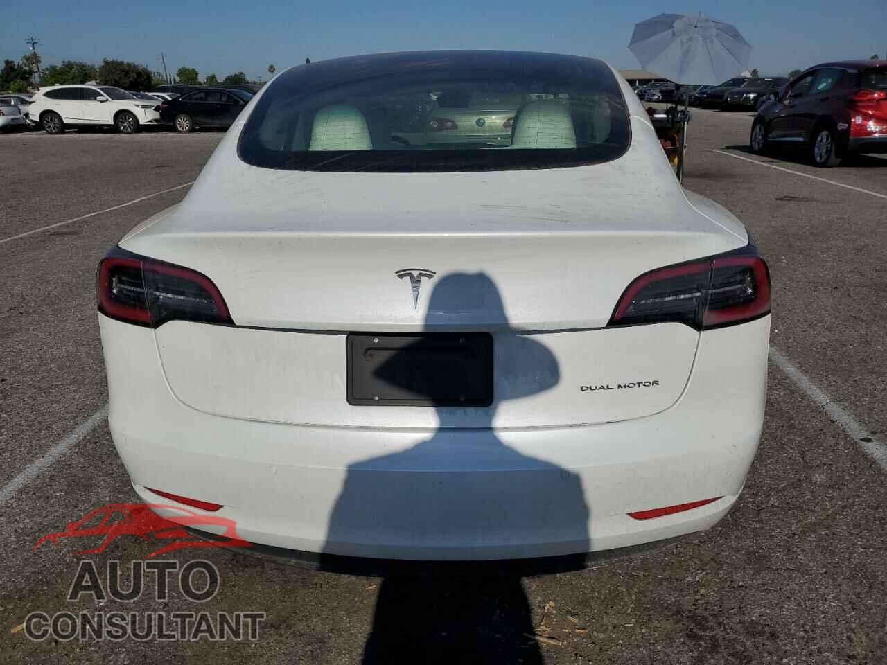 TESLA MODEL 3 2022 - 5YJ3E1EB8NF276384