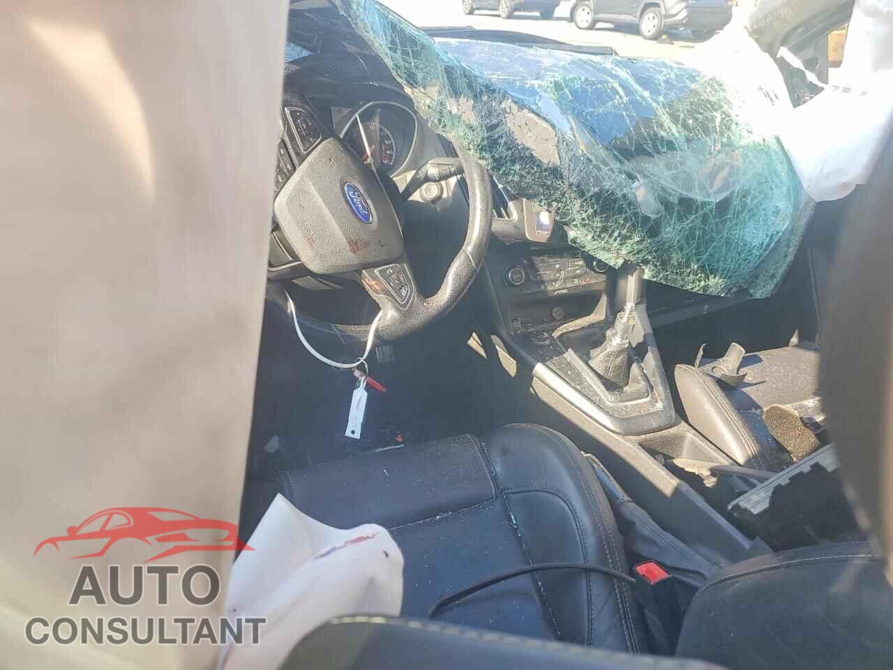 FORD FOCUS 2017 - 1FADP3L94HL301251