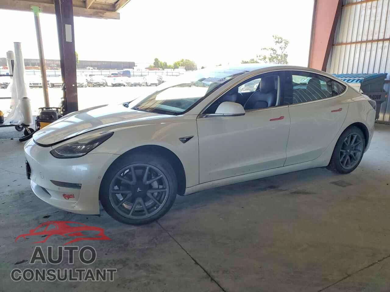 TESLA MODEL 3 2018 - 5YJ3E1EA6JF010623