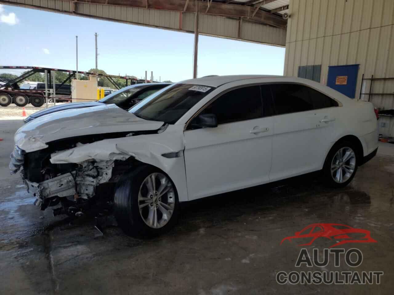 FORD TAURUS 2018 - 1FAHP2D89JG101465