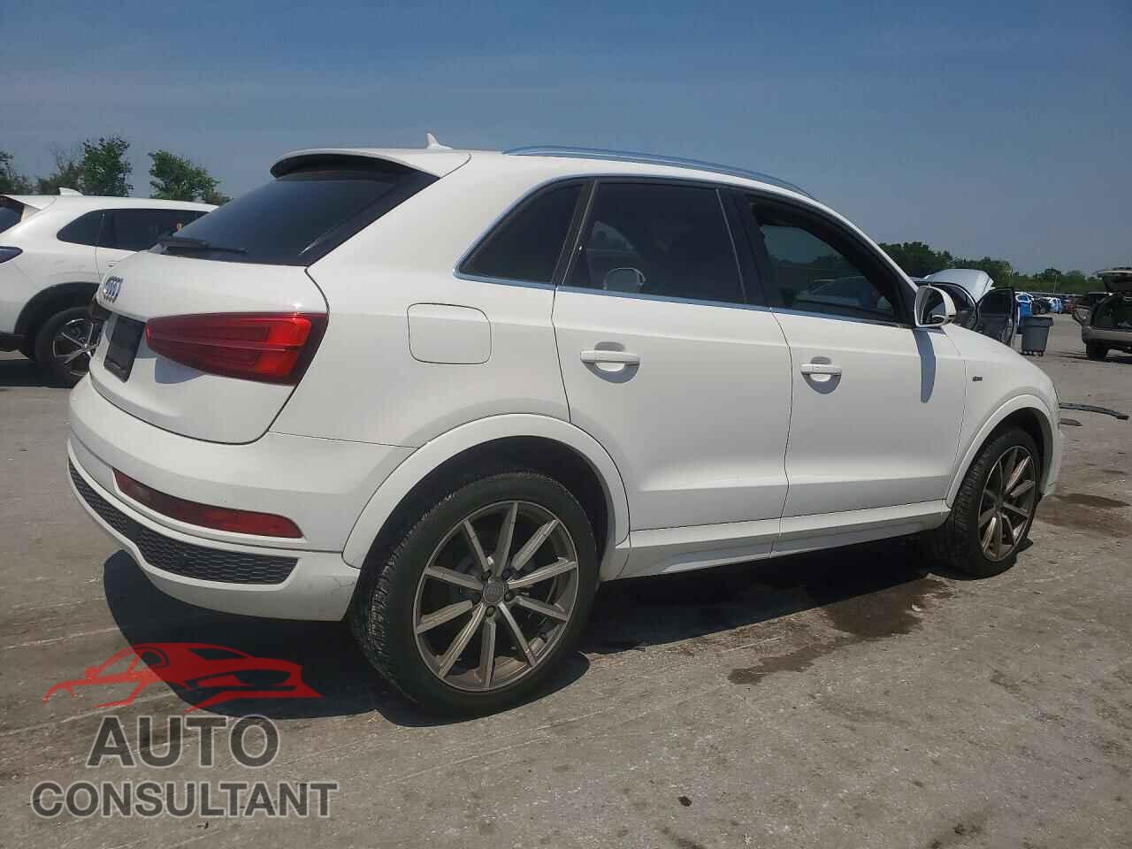 AUDI Q3 2018 - WA1HCCFS2JR031133