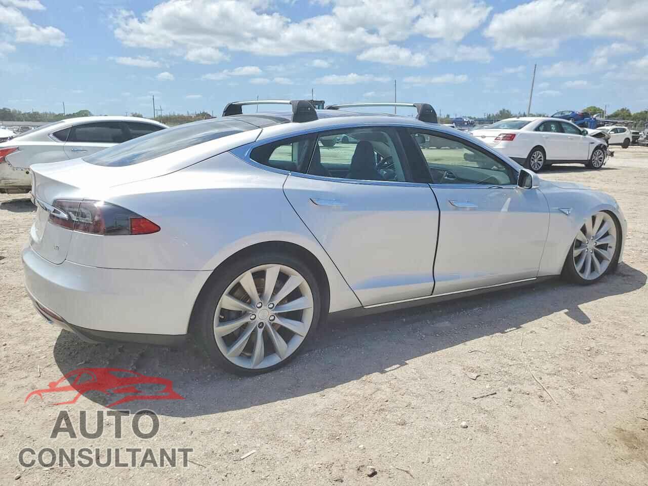 TESLA MODEL S 2013 - 5YJSA1CN4DFP04115