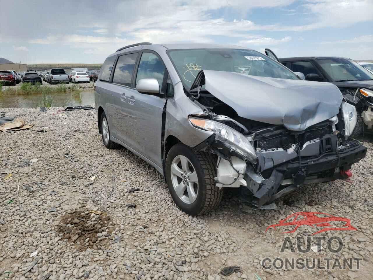 TOYOTA SIENNA 2018 - 5TDKZ3DC3JS953501