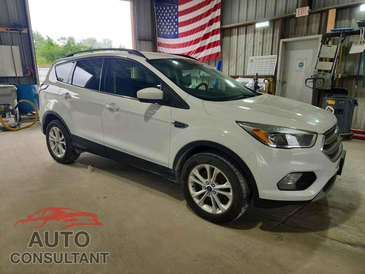 FORD ESCAPE 2018 - 1FMCU9GD8JUB39376