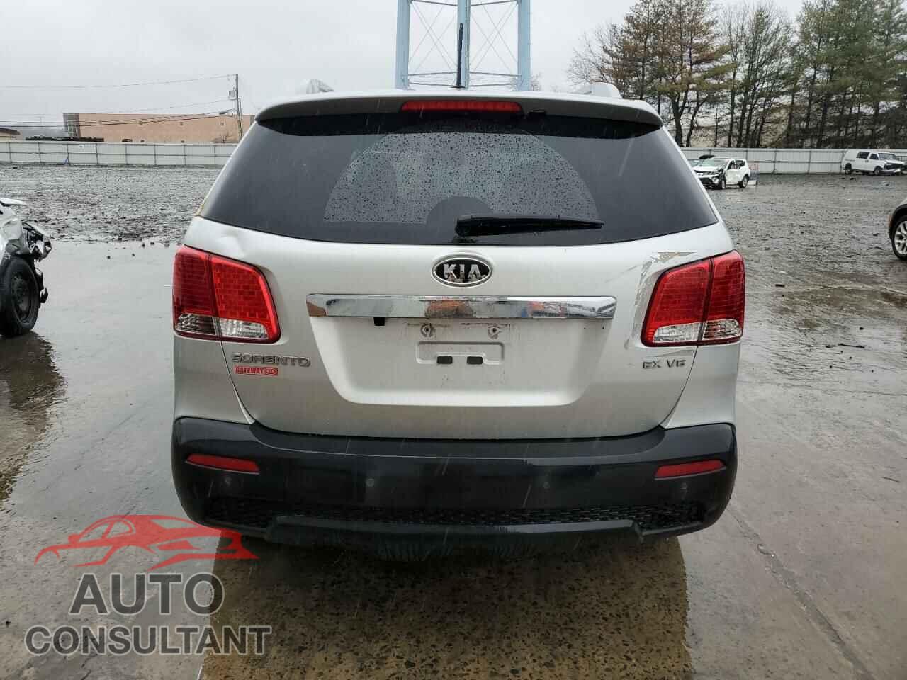 KIA SORENTO 2013 - 5XYKUDA25DG353516