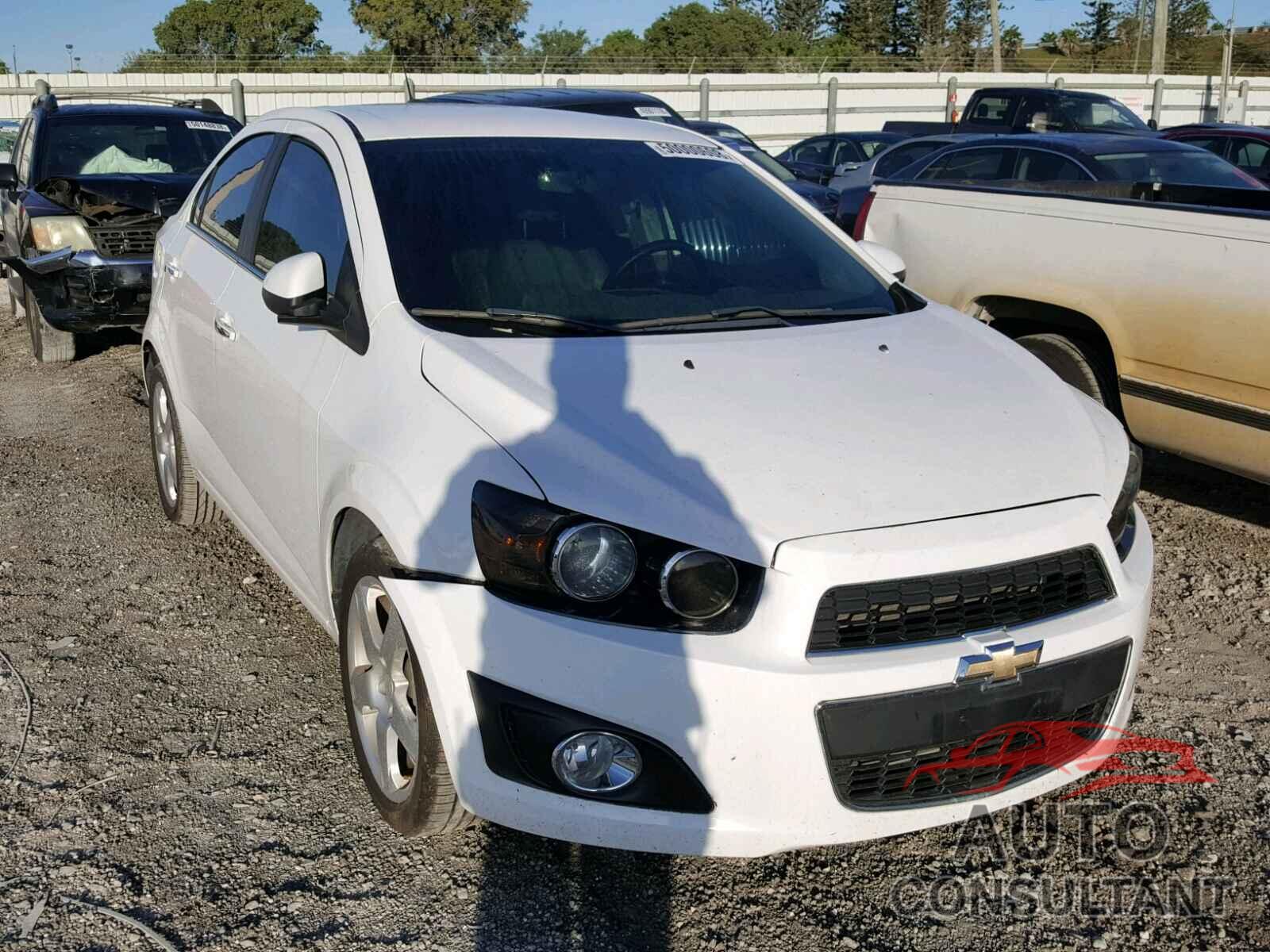 CHEVROLET SONIC 2015 - 1G1JE5SB5F4164968