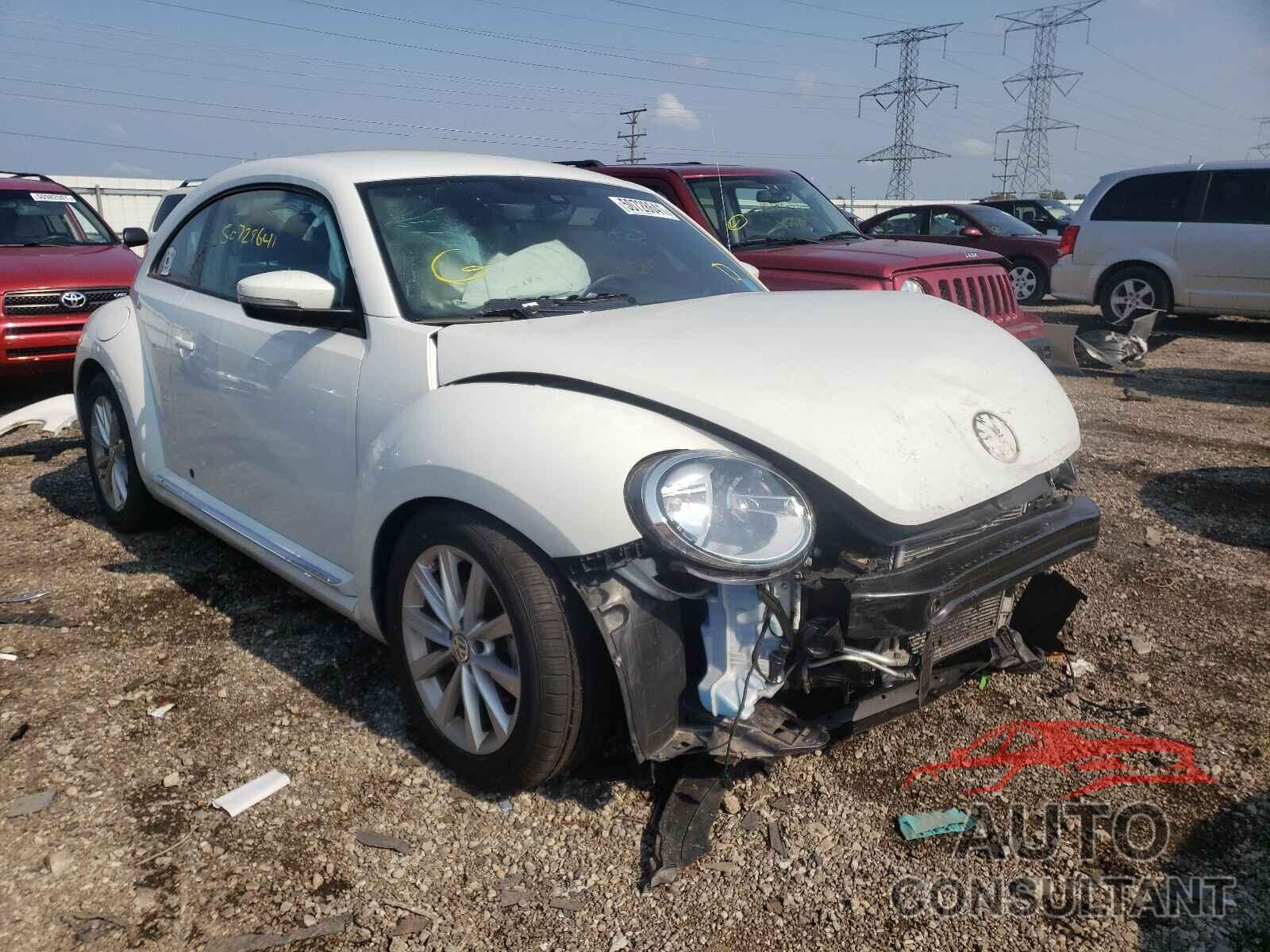 VOLKSWAGEN BEETLE 2018 - 3VWFD7ATXJM708848