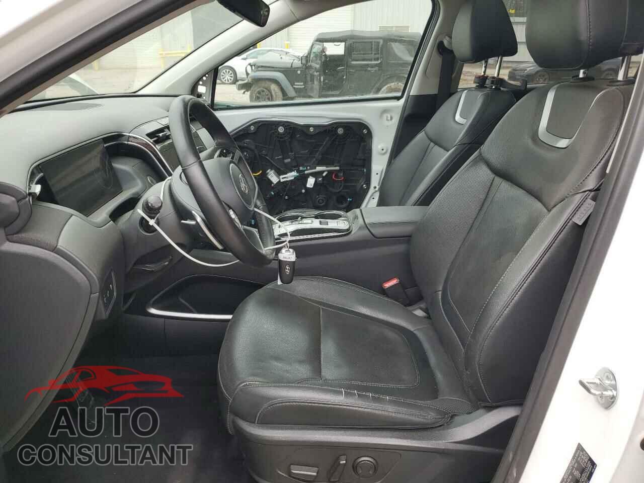 HYUNDAI TUCSON 2023 - 5NMJECAE9PH219342