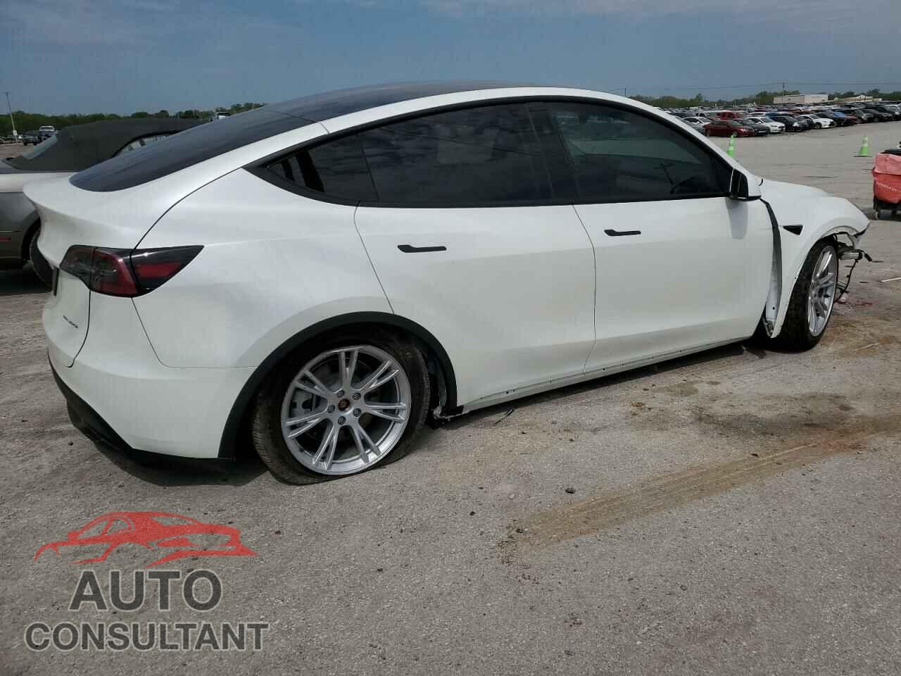 TESLA MODEL Y 2024 - 7SAYGDEE1RF007762