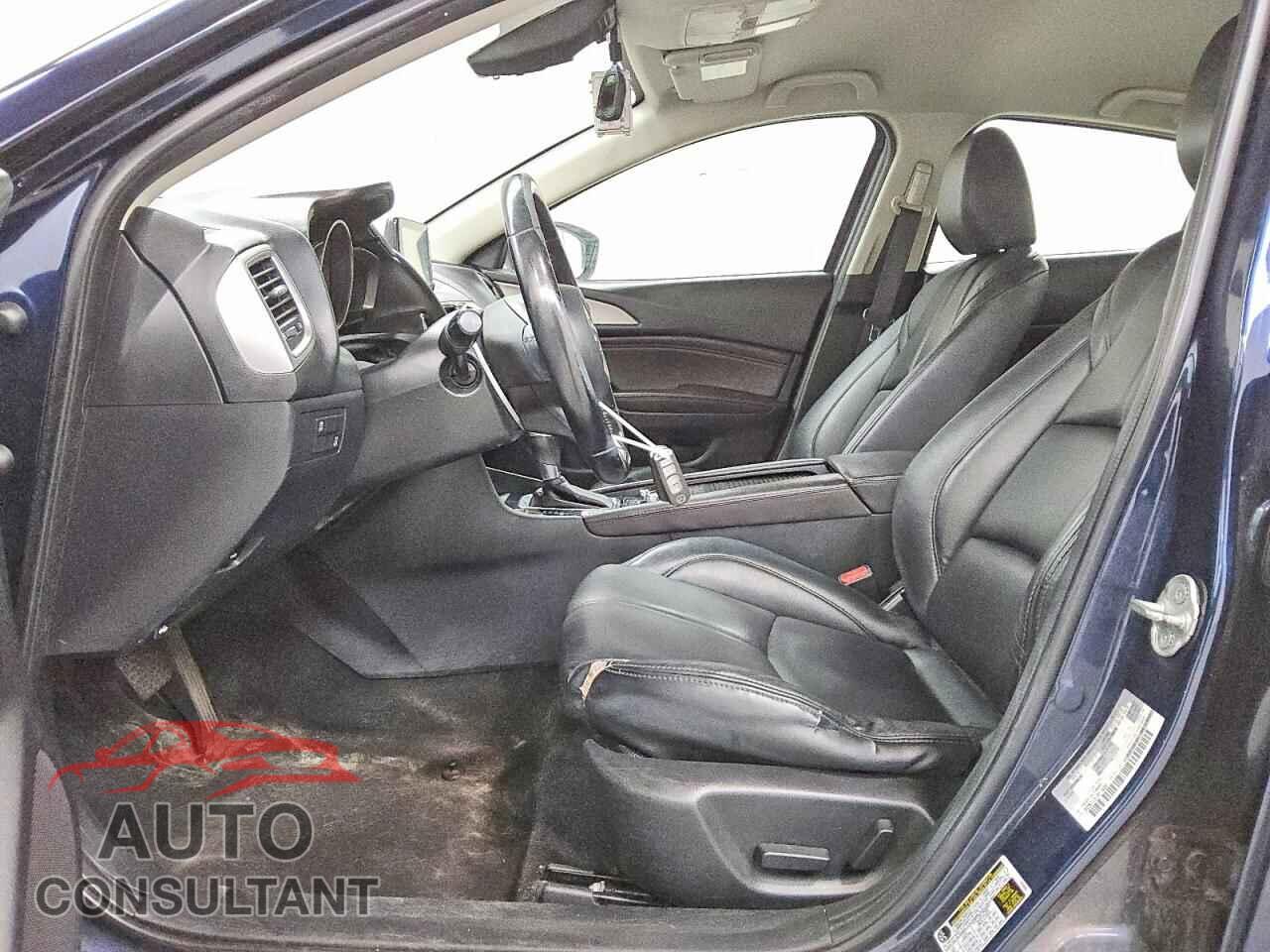 MAZDA 3 2018 - 3MZBN1V3XJM174088
