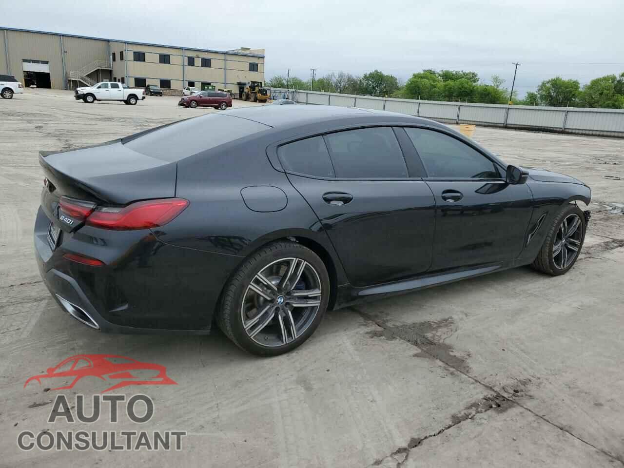 BMW 8 SERIES 2022 - WBAGV4C01NCH18603