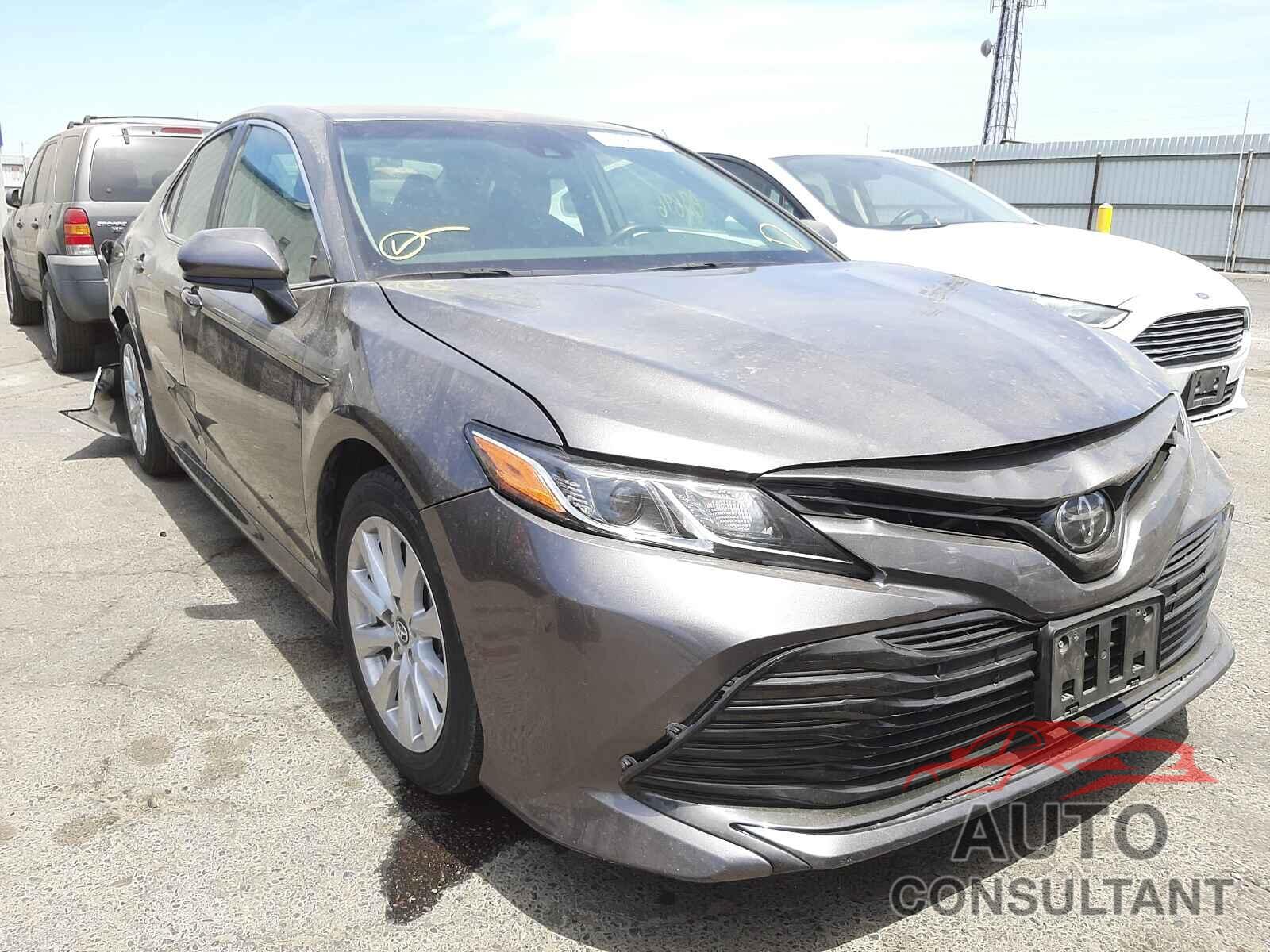 TOYOTA CAMRY 2018 - 4T1B11HK7JU147133