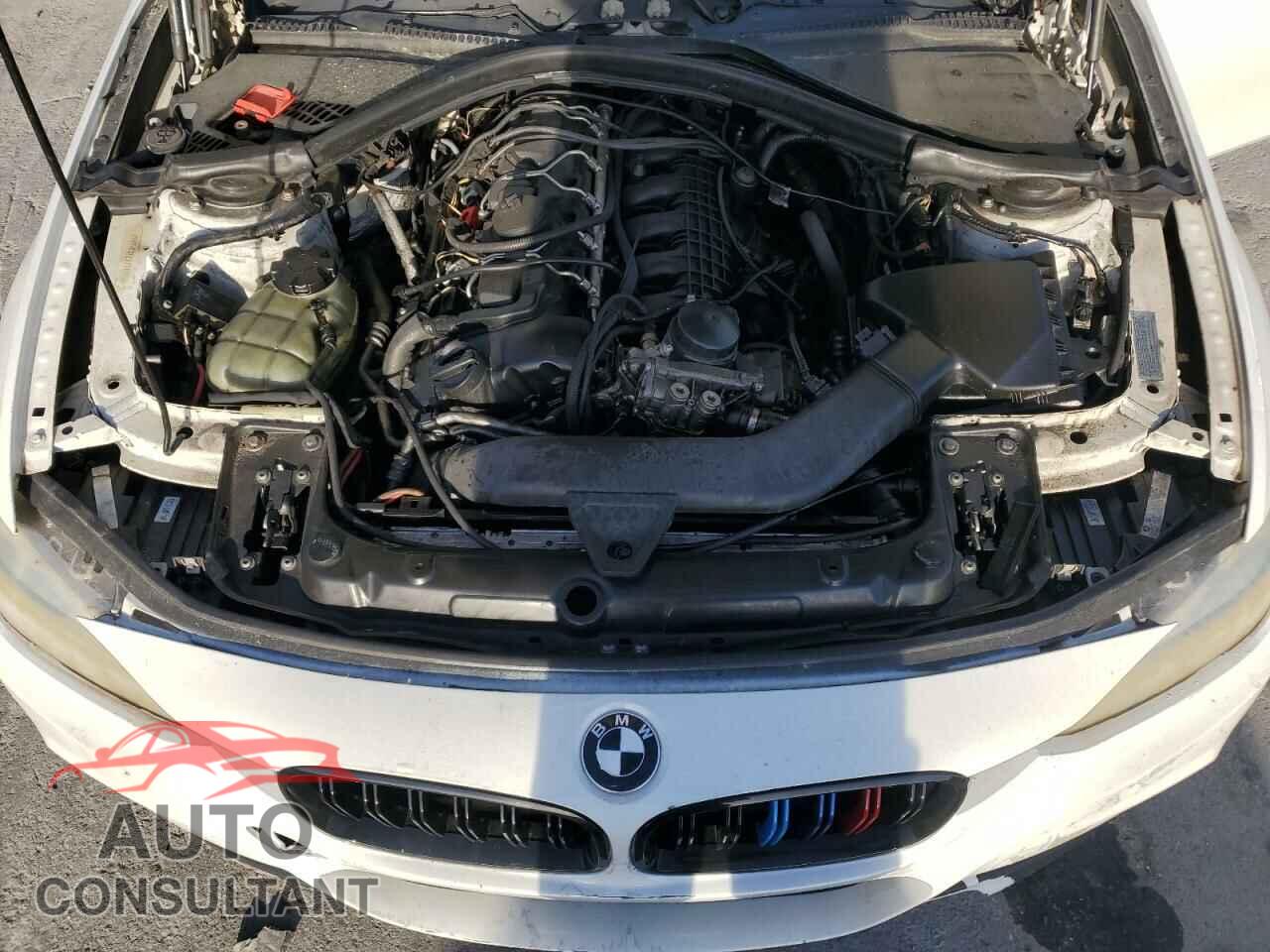 BMW 3 SERIES 2013 - WBA3A9C52DF475171