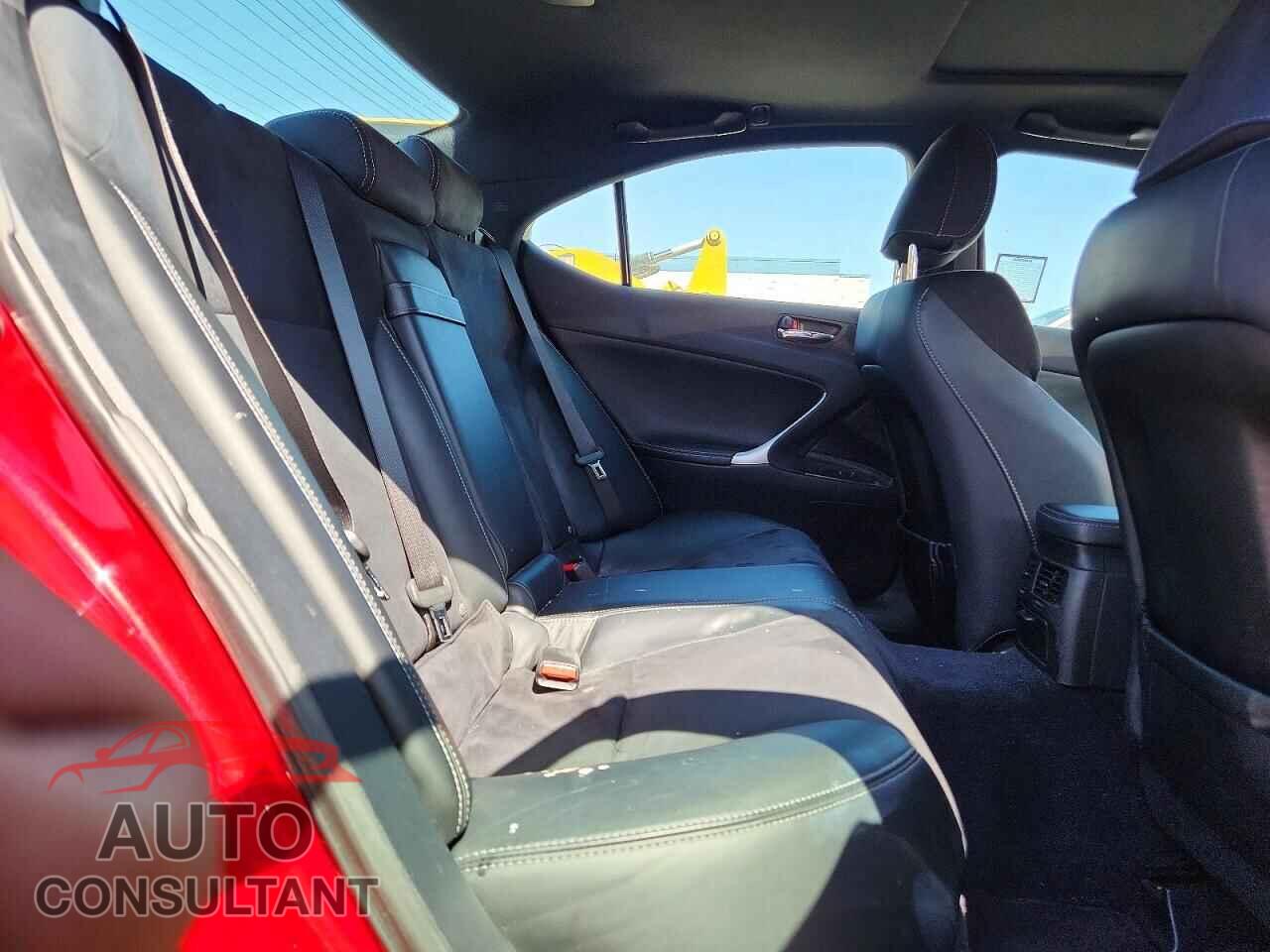 LEXUS IS 2011 - JTHBF5C25B5145587