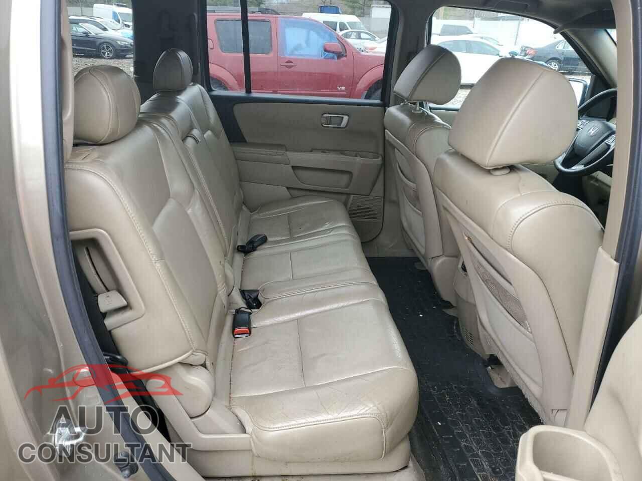 HONDA PILOT 2011 - 5FNYF4H57BB040167