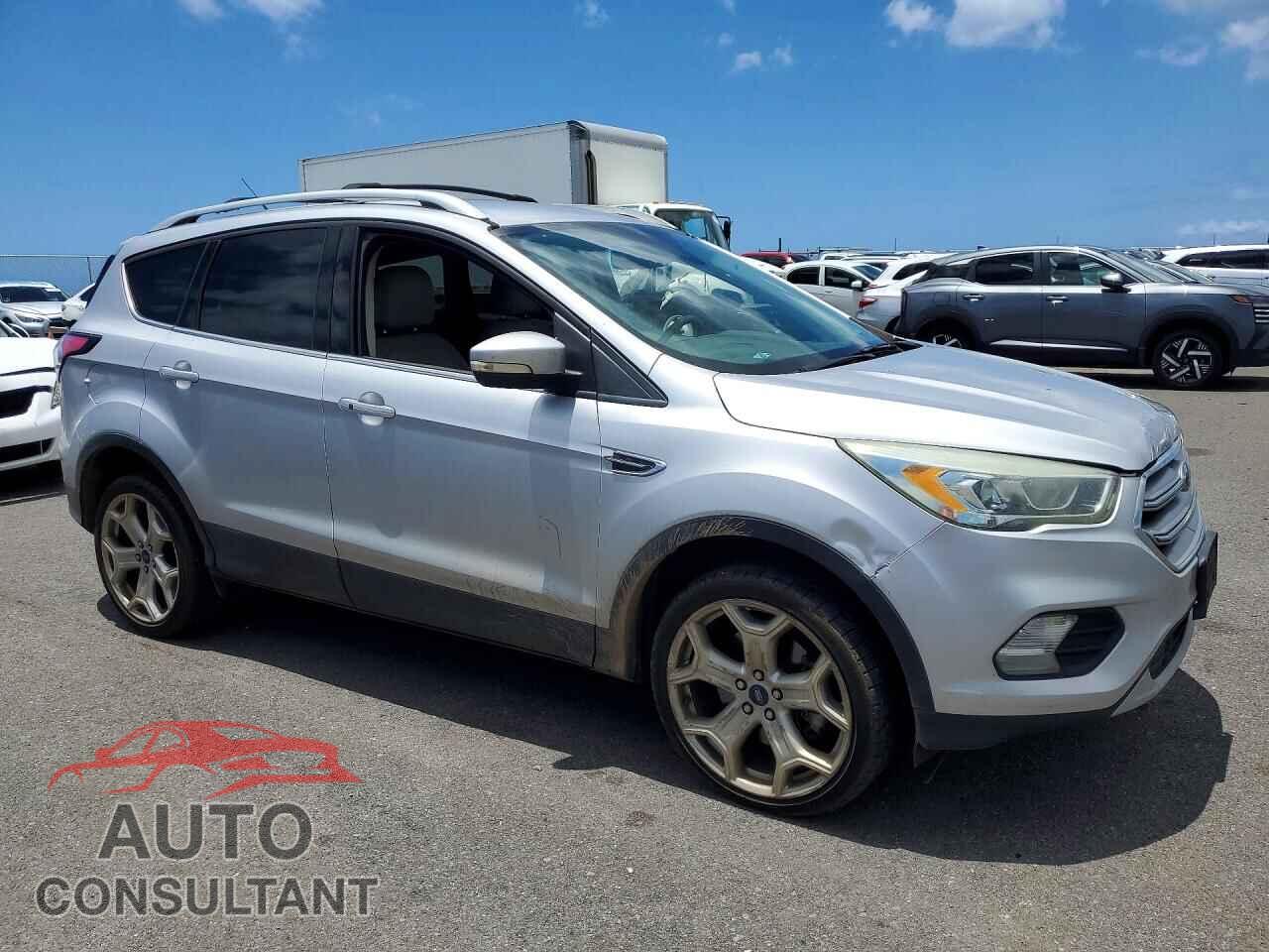 FORD ESCAPE 2017 - 1FMCU0J91HUD12598