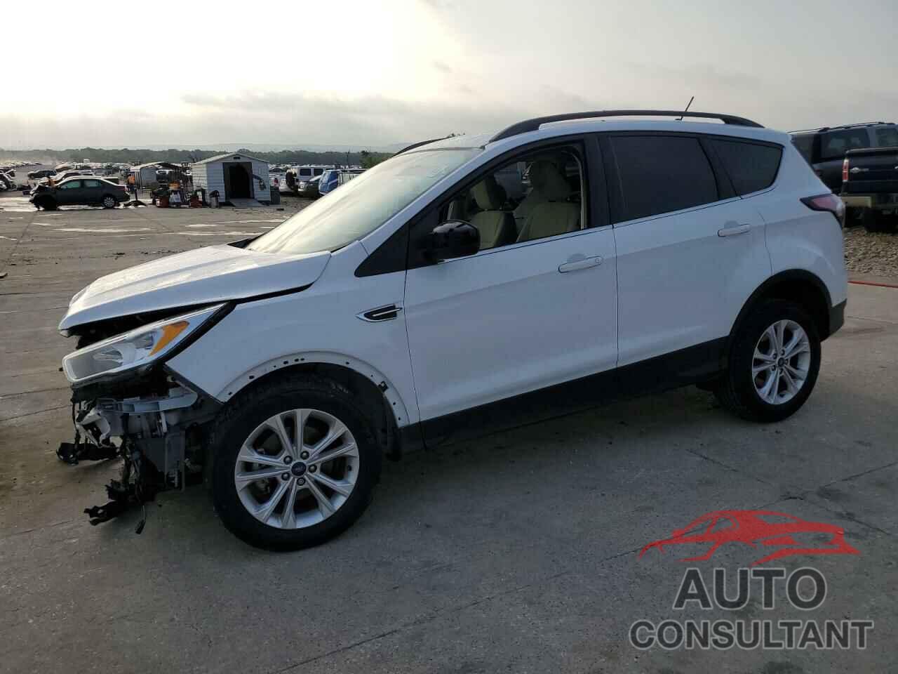 FORD ESCAPE 2018 - 1FMCU0GD8JUA83791