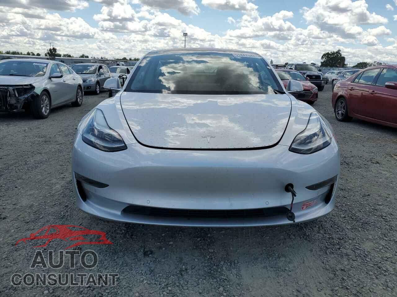 TESLA MODEL 3 2018 - 5YJ3E1EA8JF012843