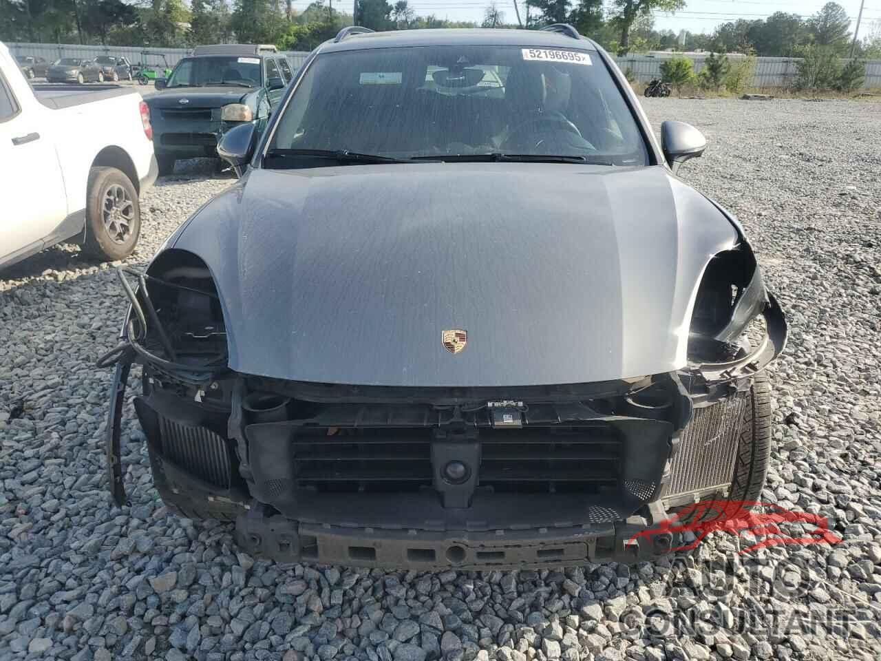 PORSCHE CAYENNE 2017 - WP1AD2A22HLA83654