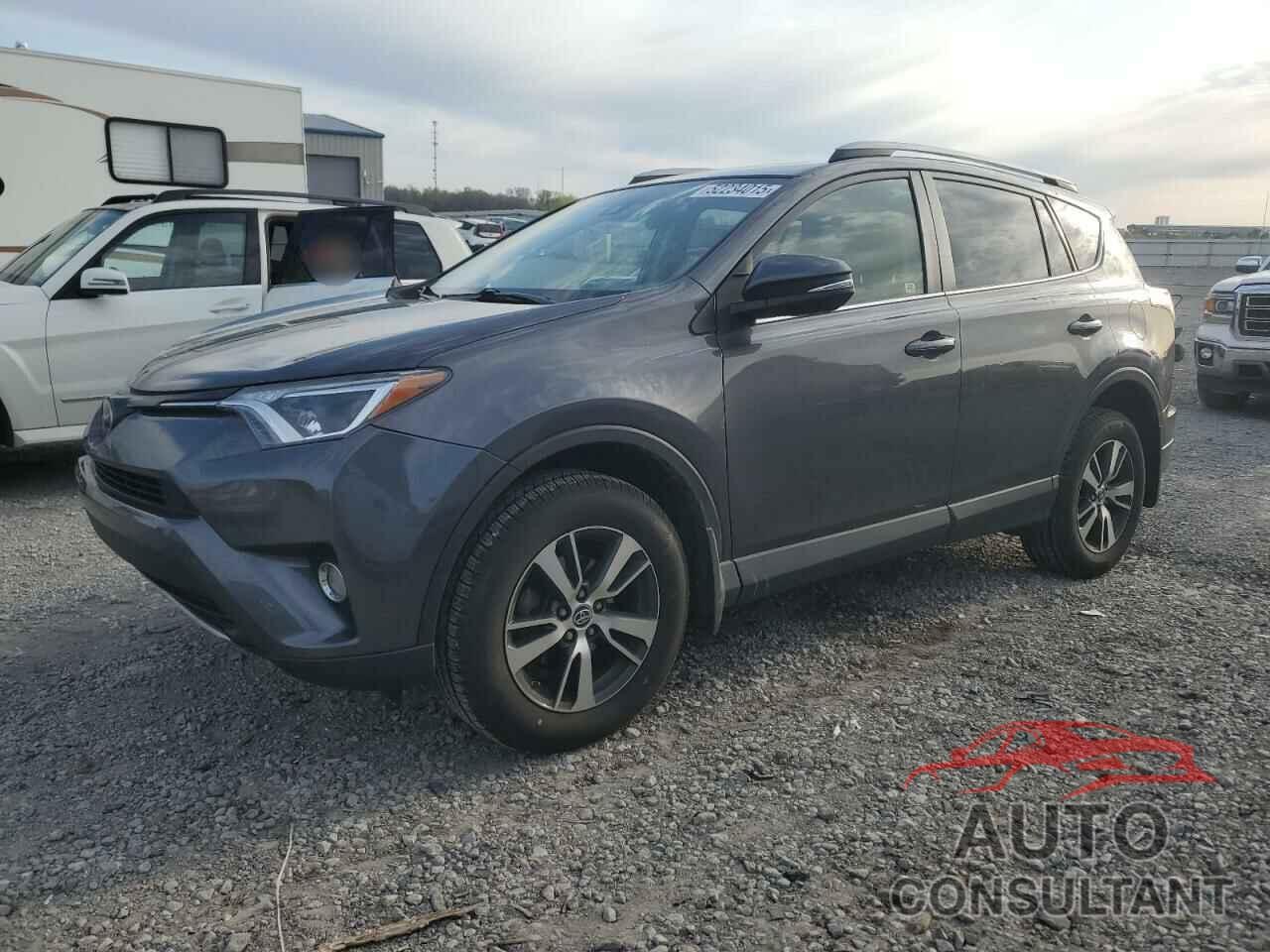 TOYOTA RAV4 2017 - JTMRFREV3HJ712877