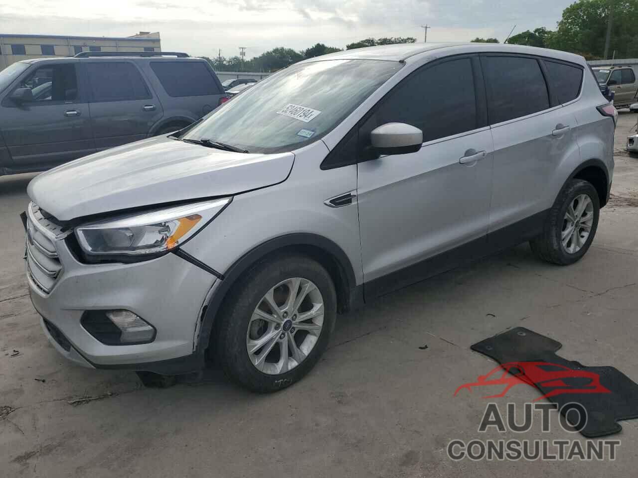 FORD ESCAPE 2017 - 1FMCU0GD8HUD52477