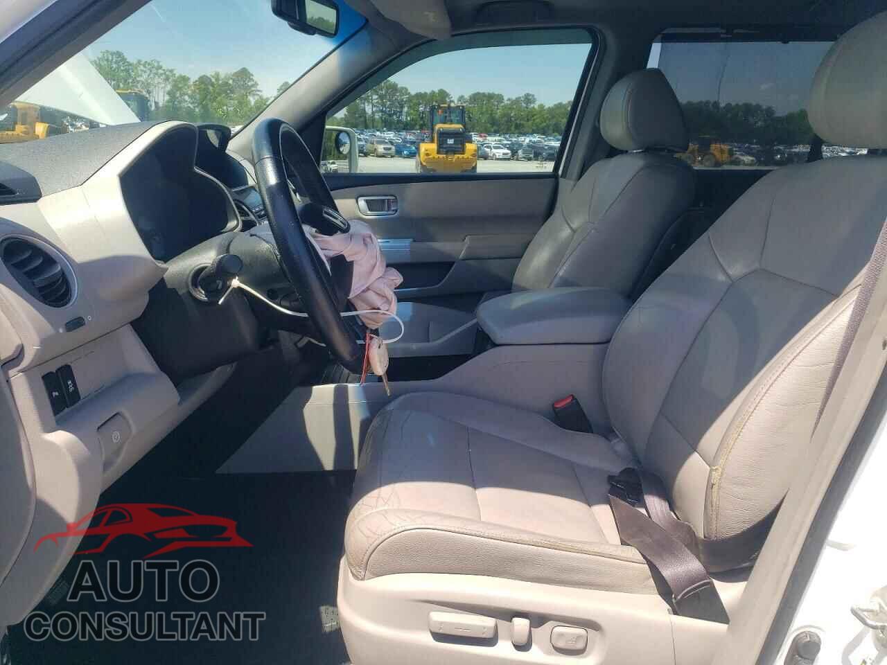 HONDA PILOT 2012 - 5FNYF4H98CB041560