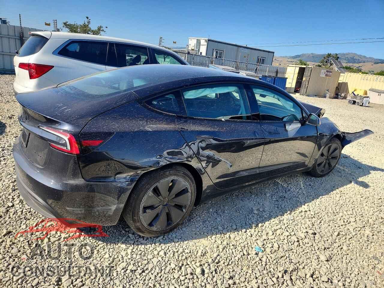 TESLA MODEL 3 2026 - 5YJ3E1EBXTF123647