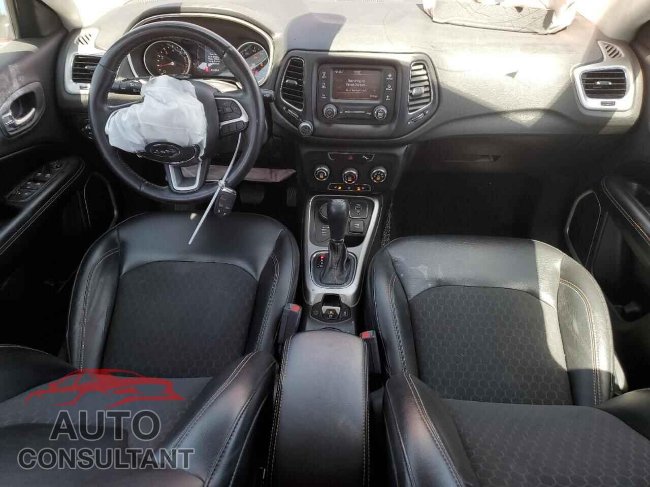 JEEP COMPASS 2018 - 3C4NJDBB0JT251453