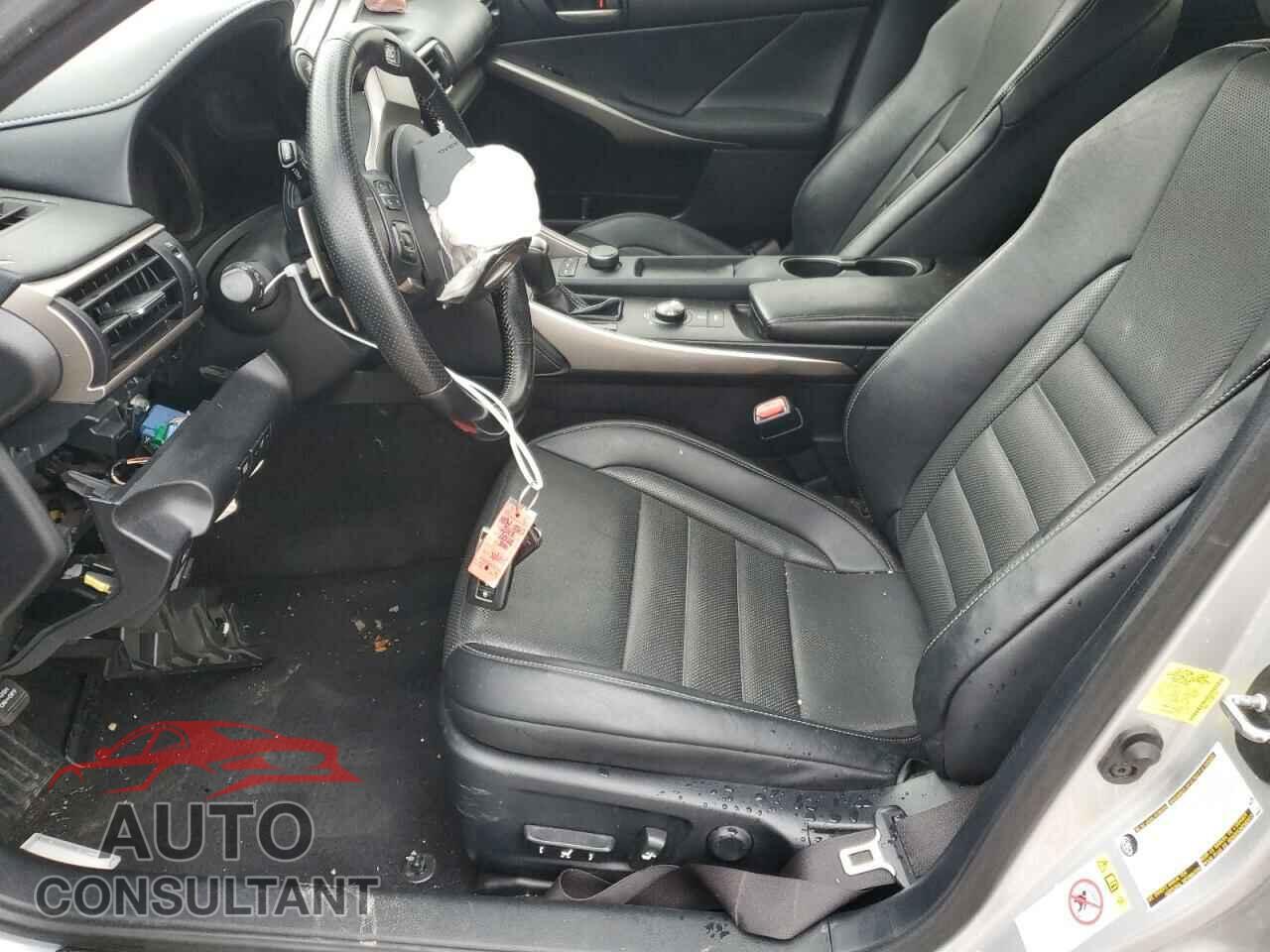 LEXUS IS 2018 - JTHBA1D26J5078356