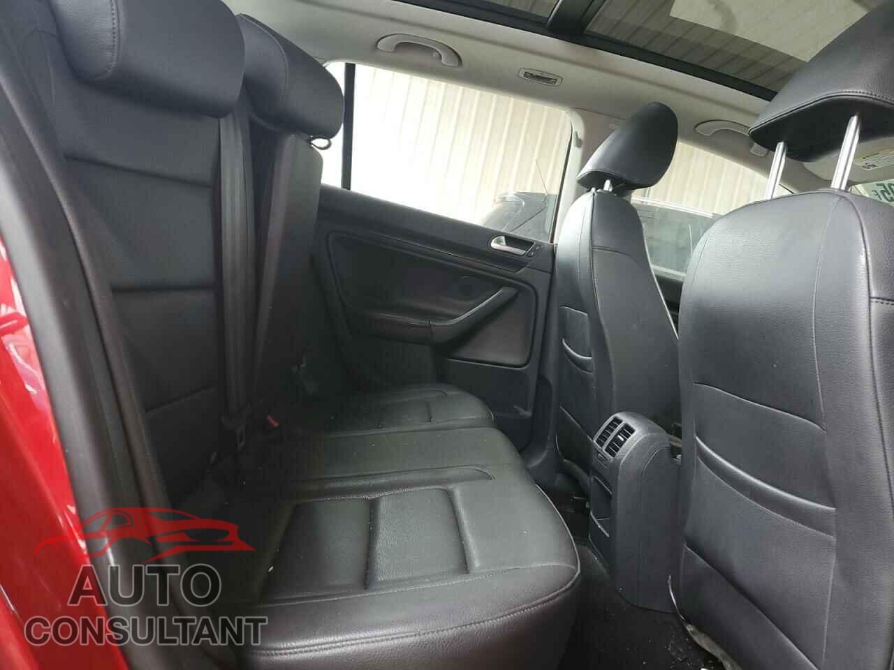 VOLKSWAGEN JETTA 2010 - 3VWTZ7AJ6AM678122