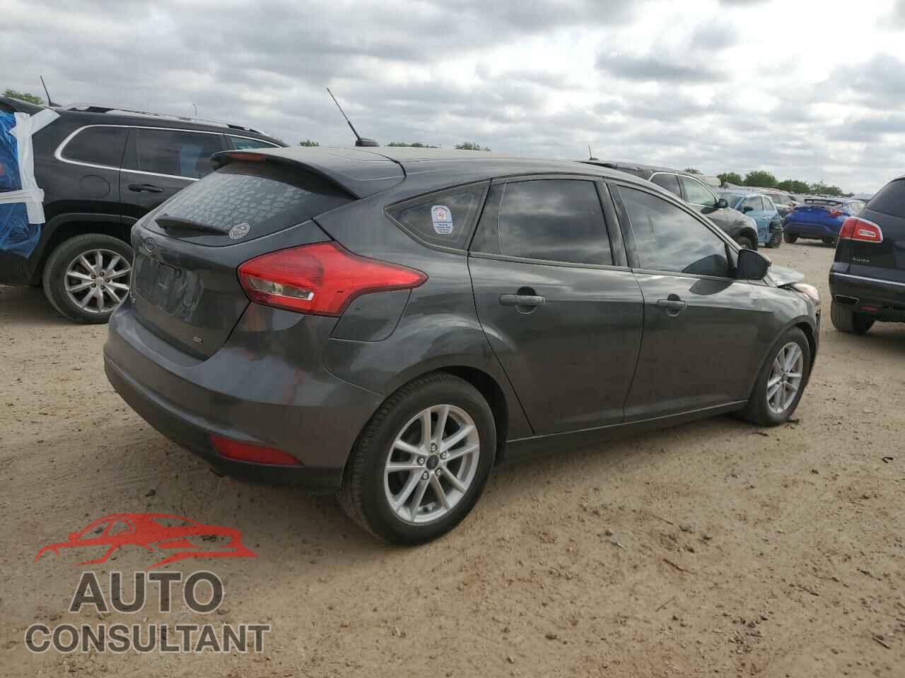 FORD FOCUS 2017 - 1FADP3K23HL318935