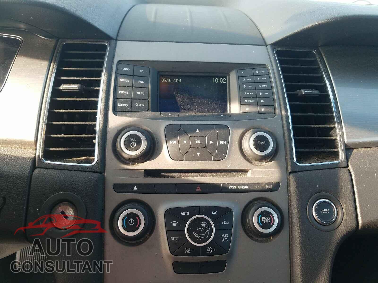FORD TAURUS 2017 - 1FAHP2E82HG126894