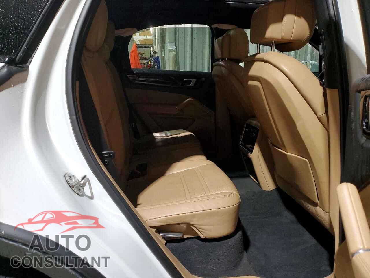 PORSCHE CAYENNE 2021 - WP1AA2AY0MDA05939