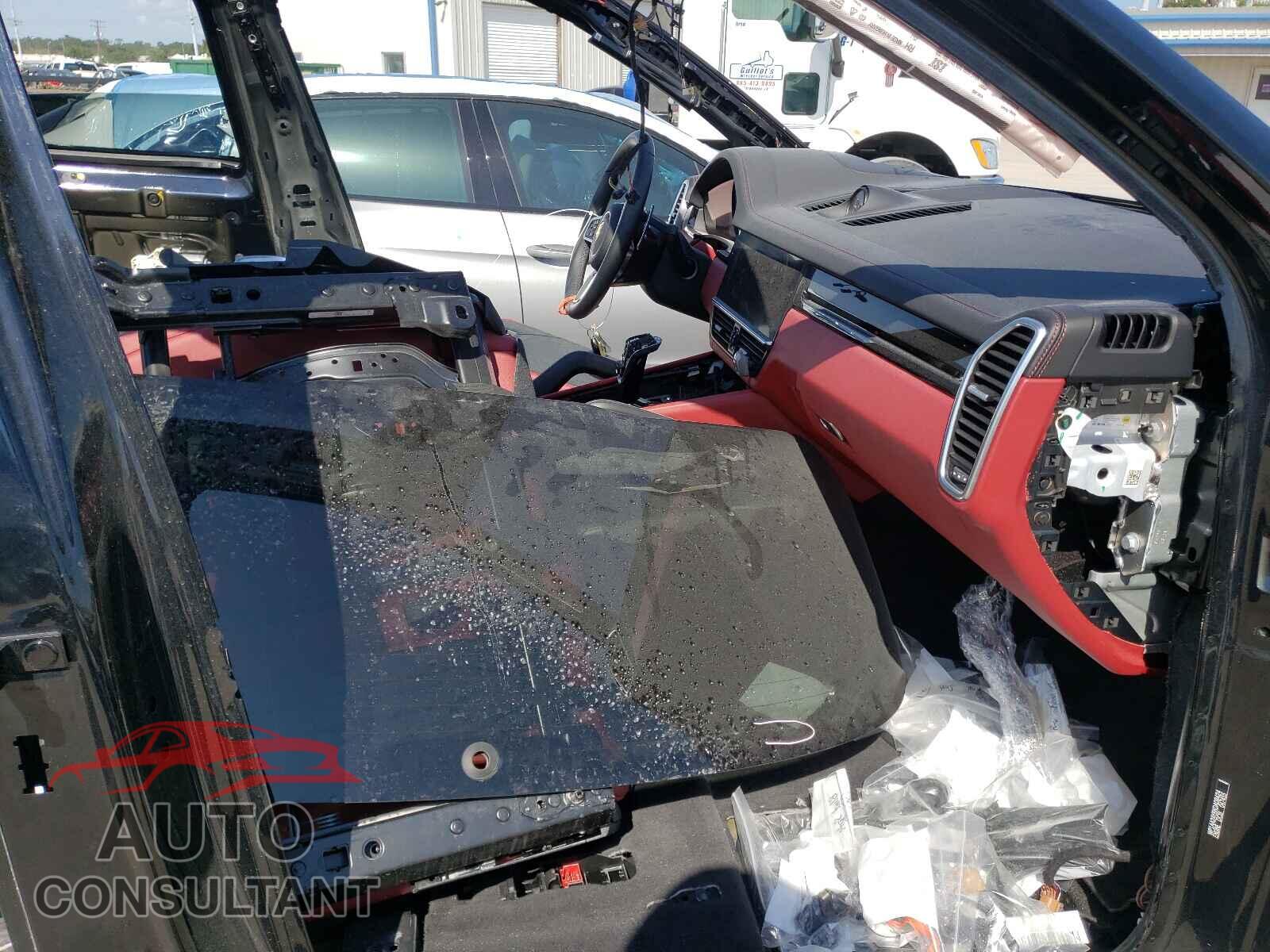 PORSCHE CAYENNE 2019 - WP1AA2AY8KDA08424